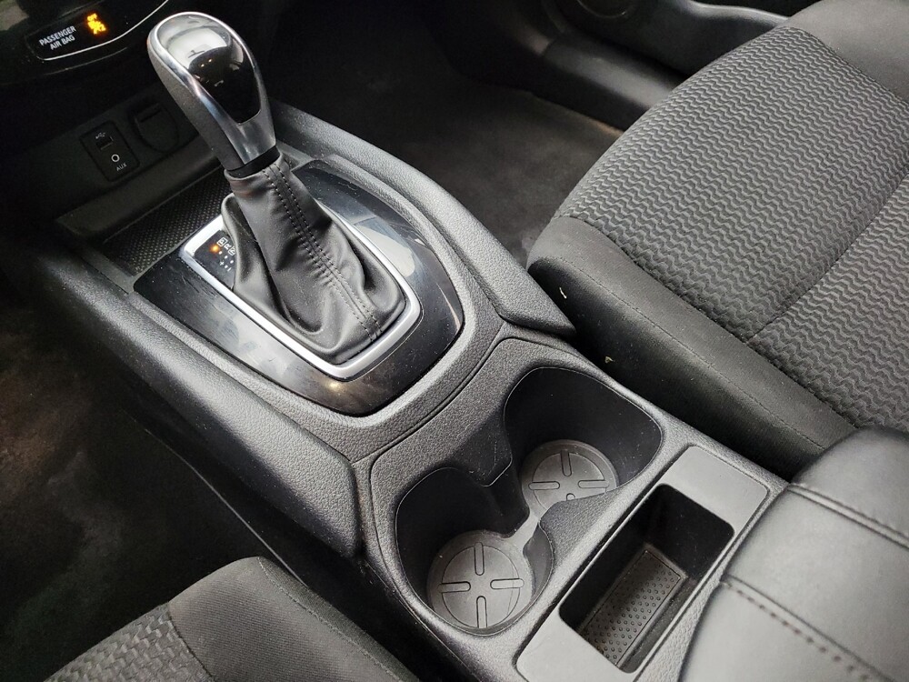 2018 Nissan Rogue Sport in Grand Rapids, MI 49508 - 18135080 26