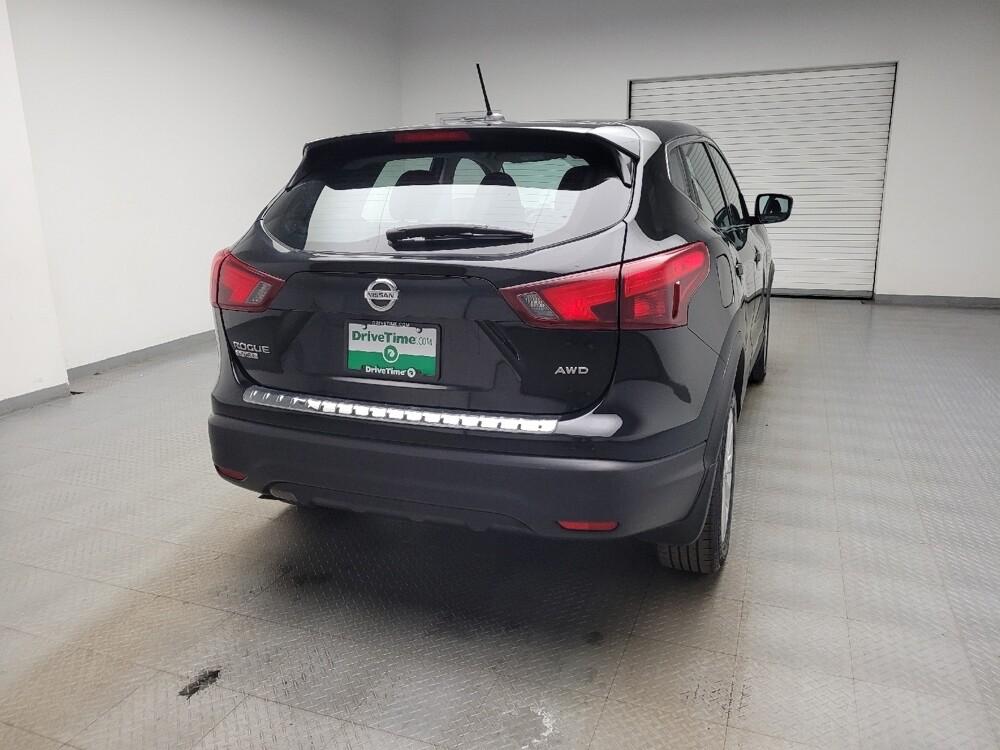 2018 Nissan Rogue Sport in Grand Rapids, MI 49508 - 18135080 7
