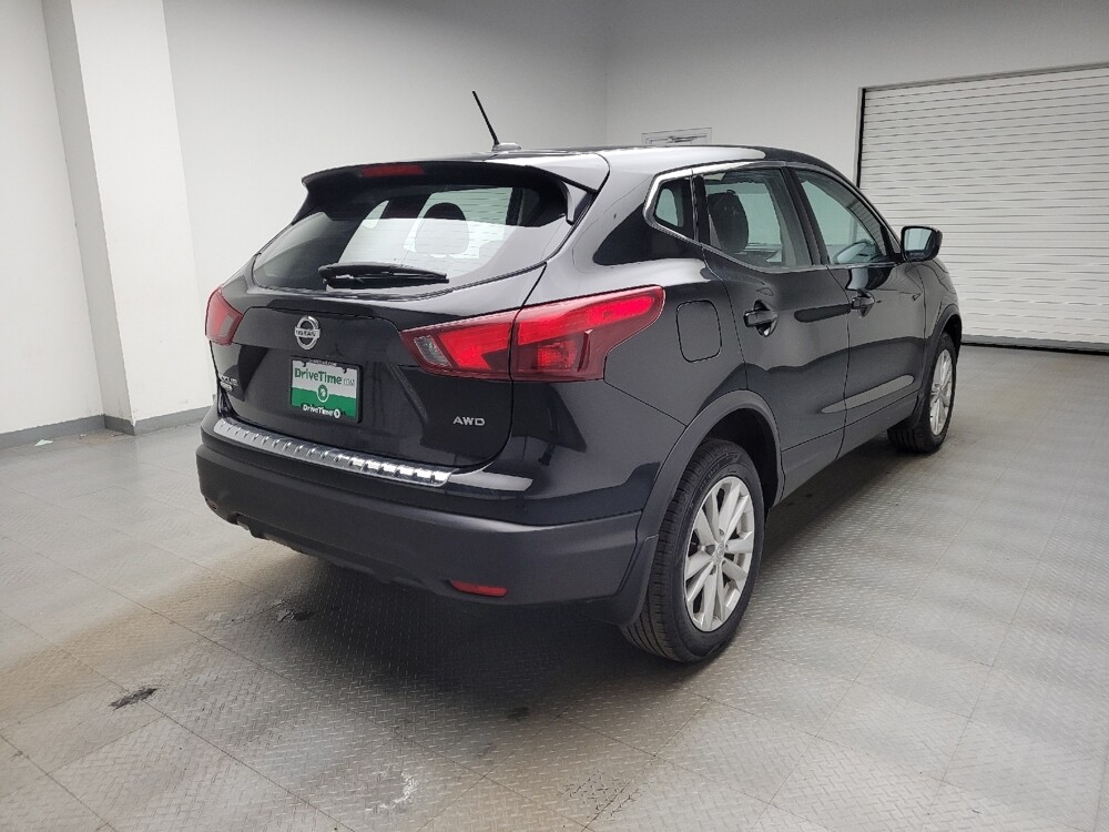 2018 Nissan Rogue Sport in Grand Rapids, MI 49508 - 18135080 9
