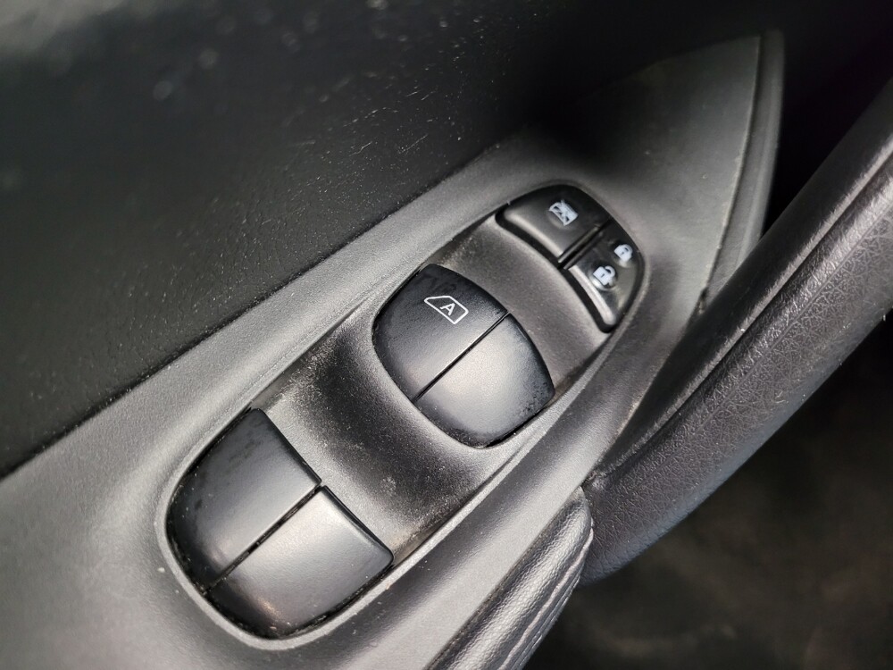 2018 Nissan Rogue Sport in Grand Rapids, MI 49508 - 18135080 27