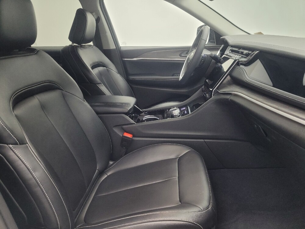 2023 Jeep Grand Cherokee in Indianapolis, IN 46222 - 18135089 21