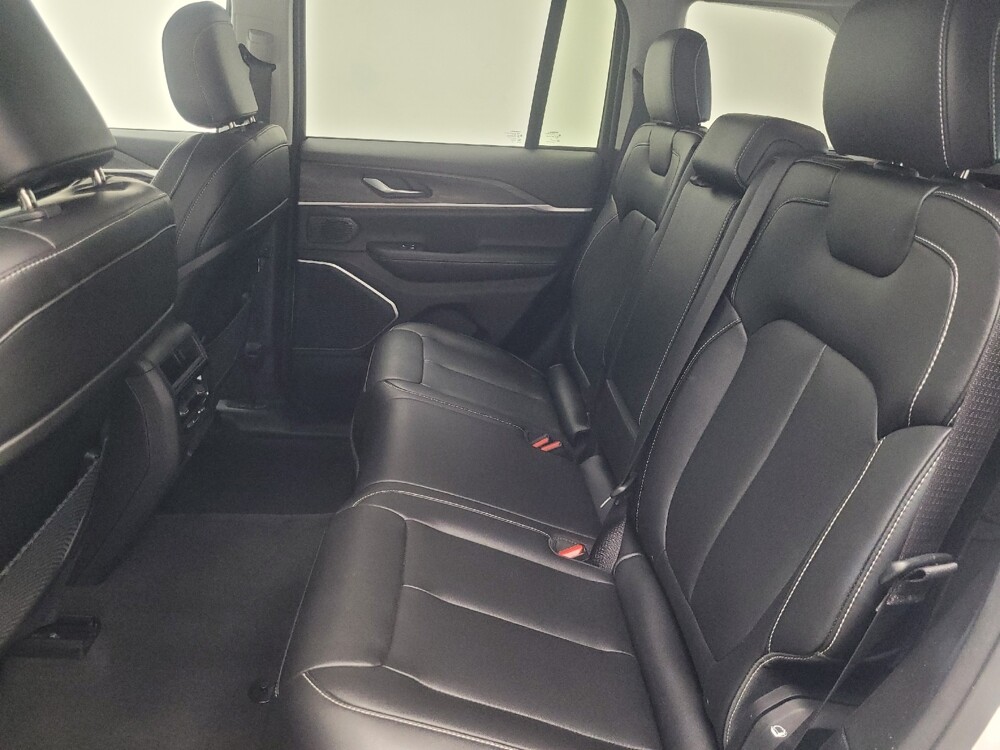 2023 Jeep Grand Cherokee in Indianapolis, IN 46222 - 18135089 18