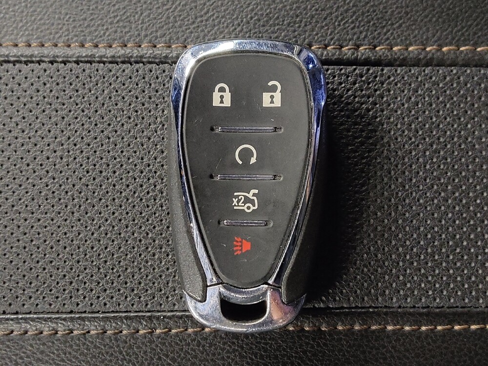 2019 Chevrolet Traverse in Houston, TX 77060 - 18135099 32