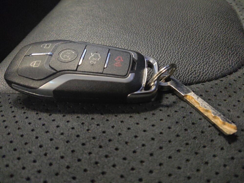 2015 Ford Edge in Glendale, AZ 85301 - 18135103 32