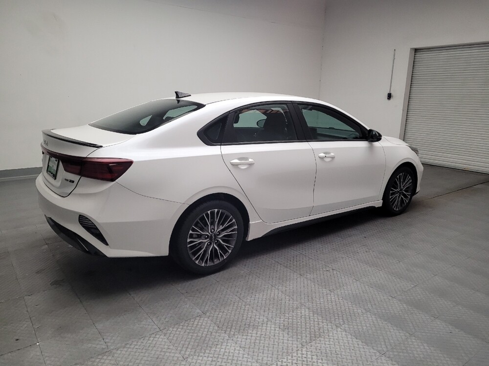 2022 Kia Forte in Downey, CA 90241 - 18135129 10