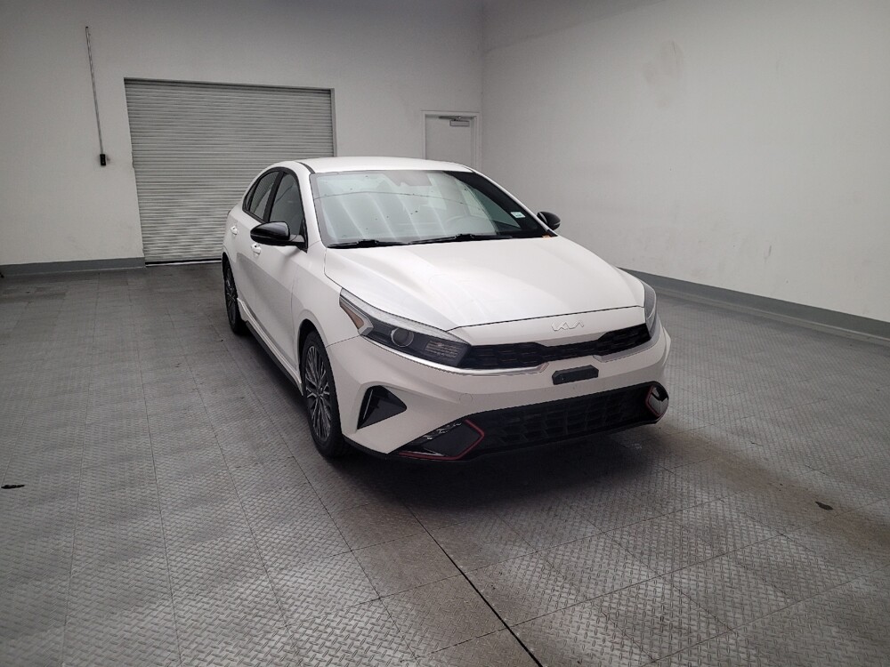 2022 Kia Forte in Downey, CA 90241 - 18135129 14