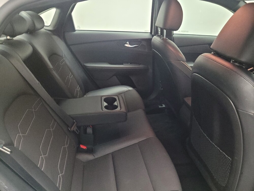 2022 Kia Forte in Downey, CA 90241 - 18135129 19