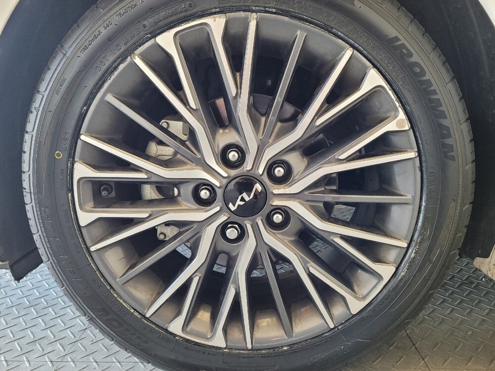 2022 Kia Forte in Downey, CA 90241 - 18135129 31