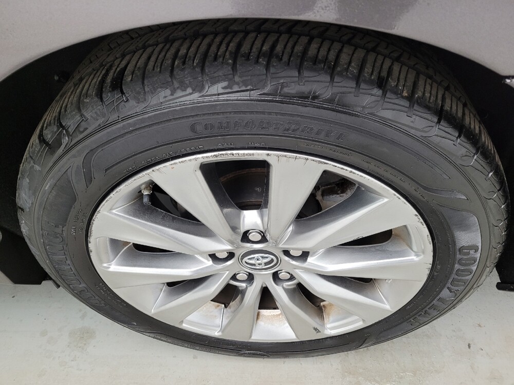 2017 Toyota Camry in Toledo, OH 43617 - 18135139 31