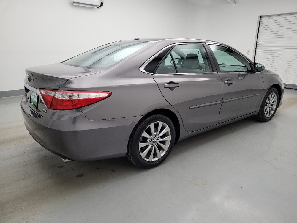 2017 Toyota Camry in Toledo, OH 43617 - 18135139 10