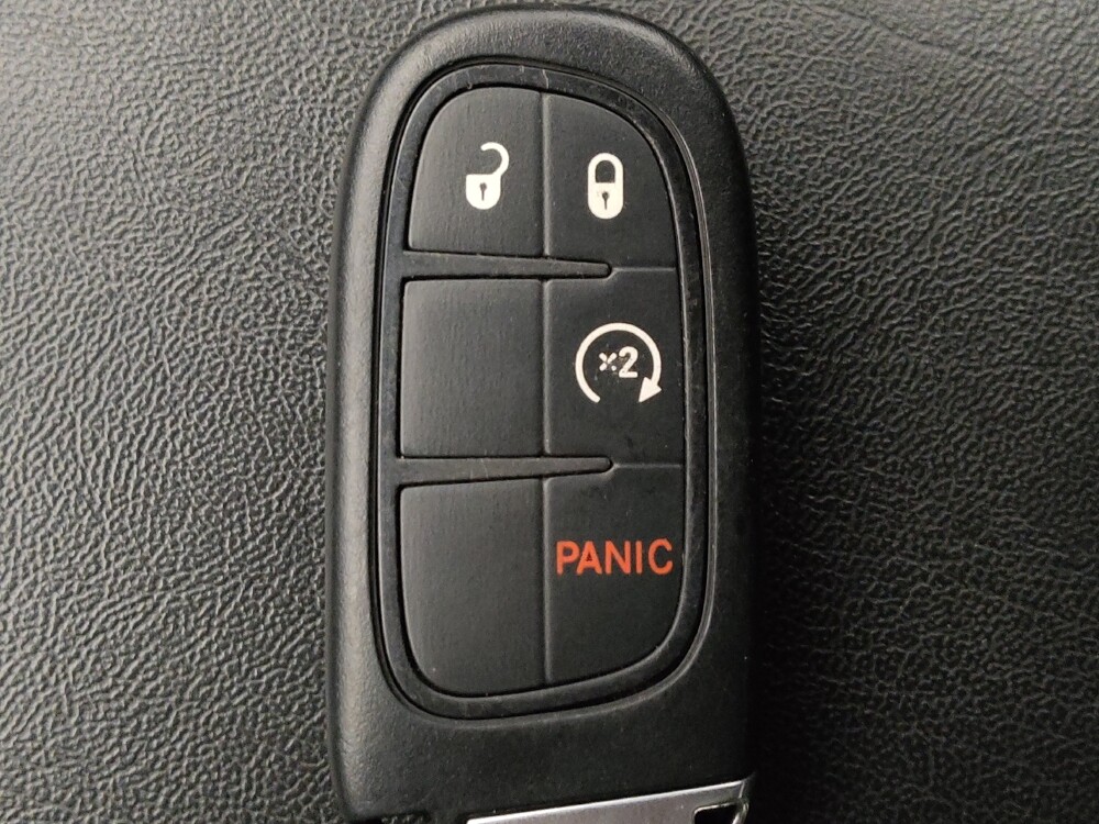 2019 Jeep Cherokee in Houston, TX 77074 - 18135150 32