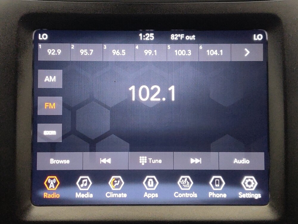 2019 Jeep Cherokee in Houston, TX 77074 - 18135150 25