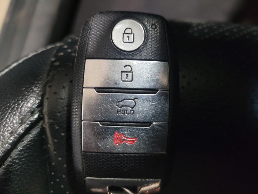 2018 Kia Sorento in Henrico, VA 23223 - 18135169 32