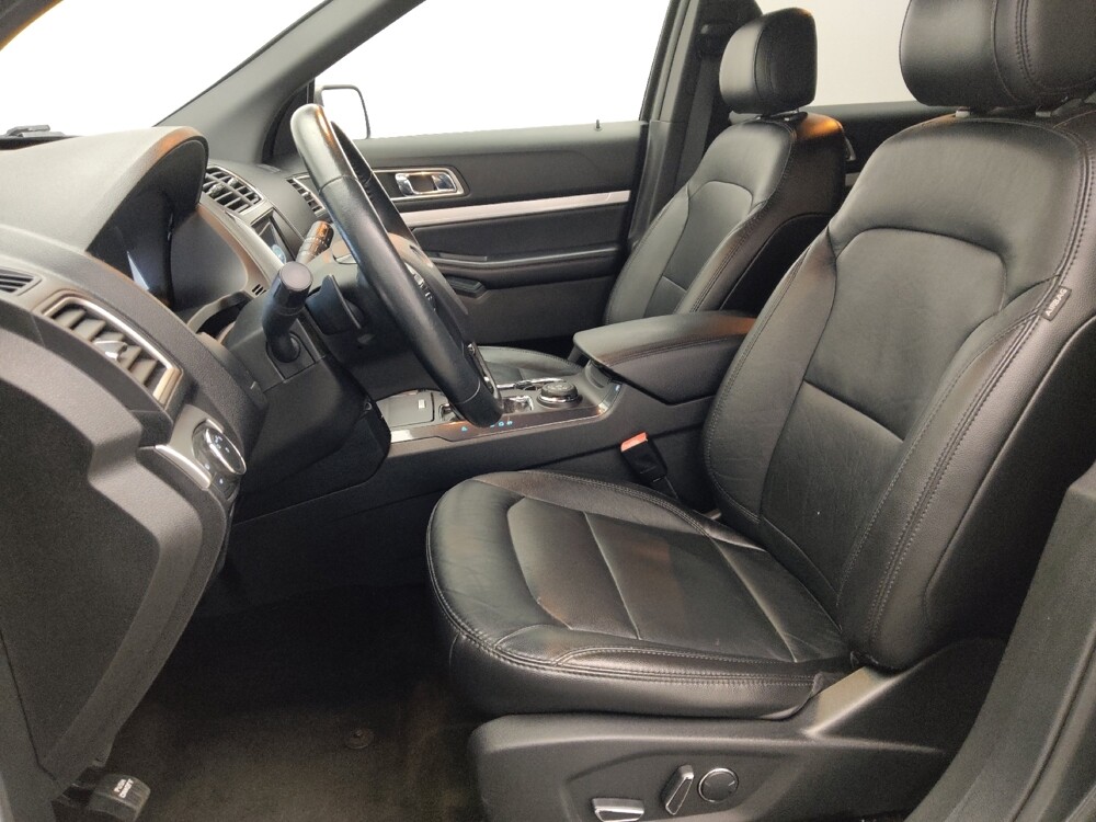 2017 Ford Explorer in Hialeah, FL 33014 - 18135175 17
