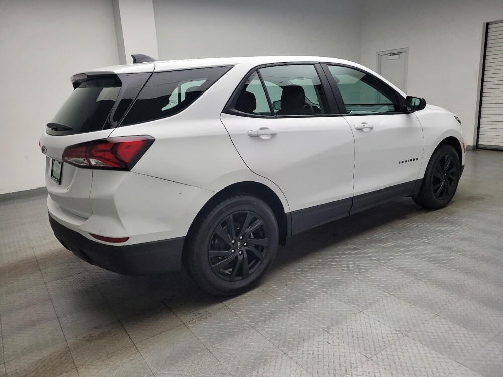 2024 Chevrolet Equinox in Taylor, MI 48180 - 18135187 10