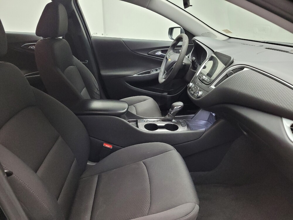 2023 Chevrolet Malibu in Eastpointe, MI 48021 - 18135189 21