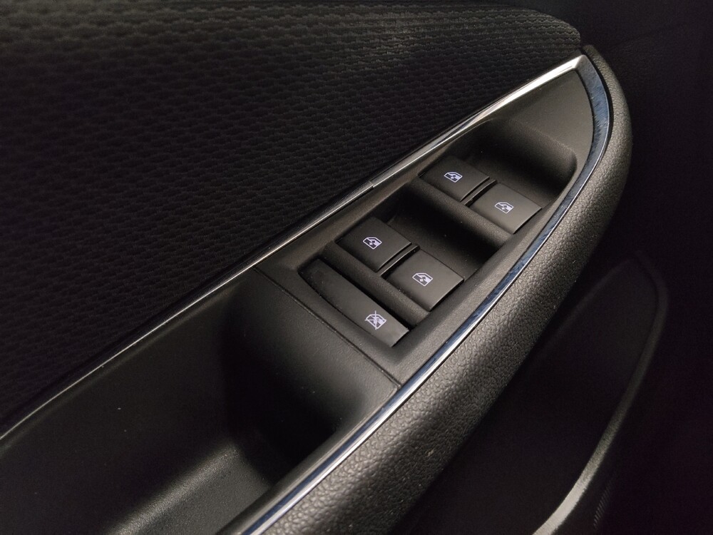 2018 Chevrolet Cruze in Marietta, GA 30062 - 18135198 27