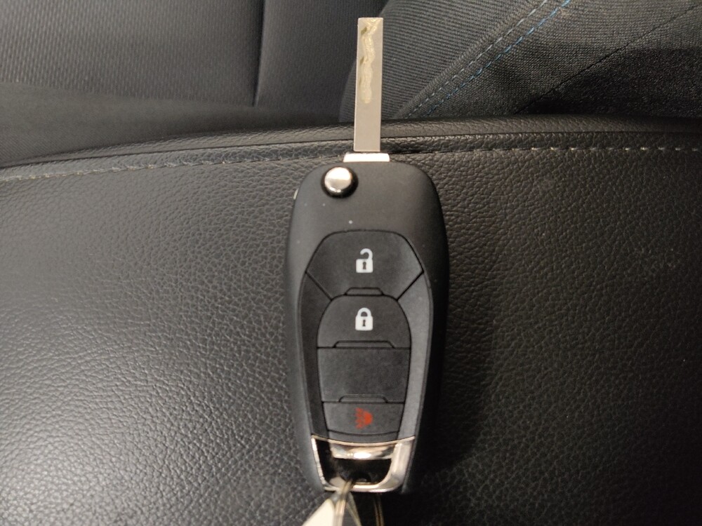 2018 Chevrolet Cruze in Marietta, GA 30062 - 18135198 32