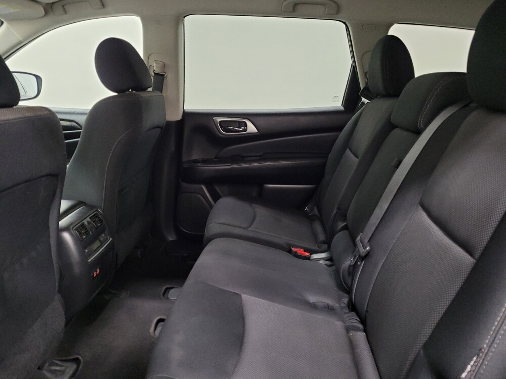 2020 Nissan Pathfinder in Plymouth Meeting, PA 19462 - 18135201 18