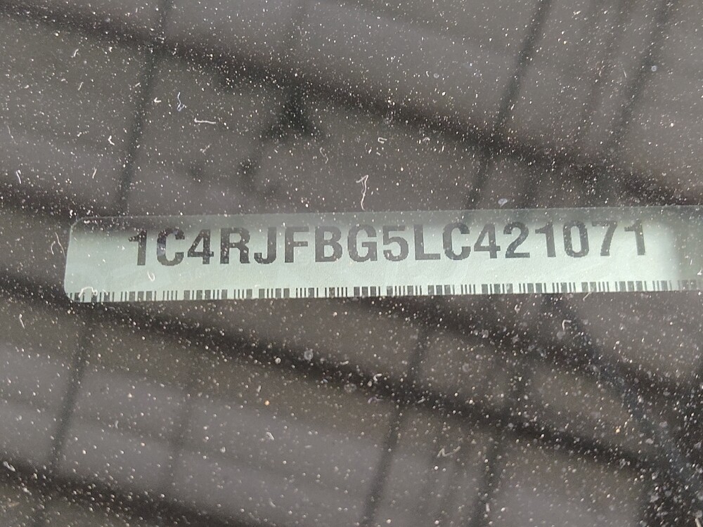 2020 Jeep Grand Cherokee in Metairie, LA 70006 - 18135225 33