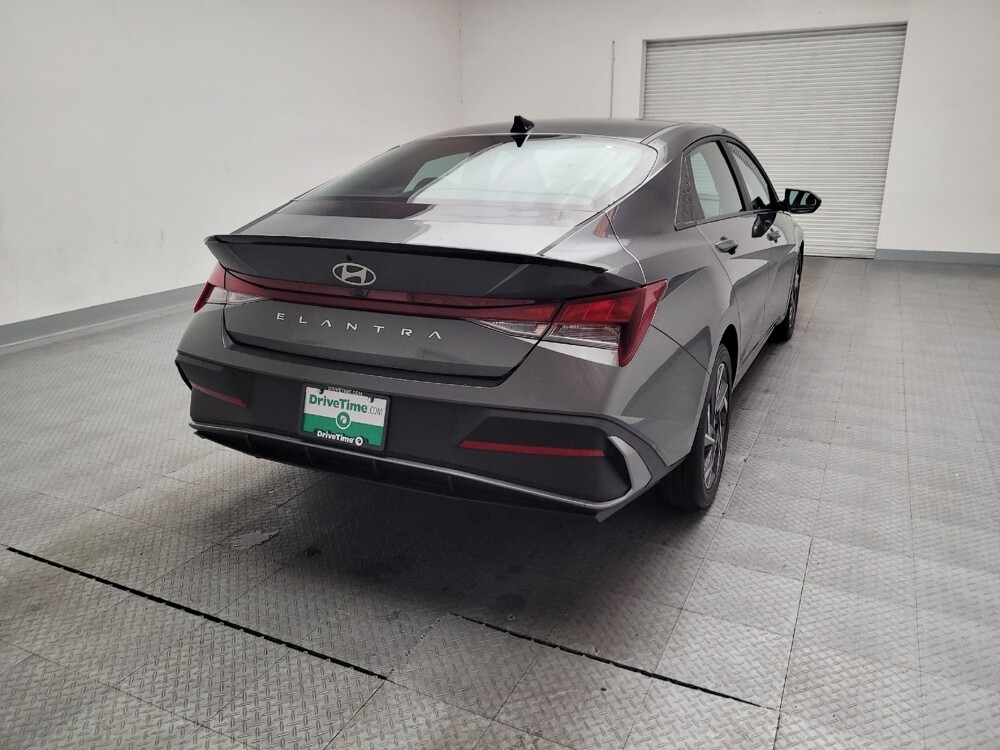 2025 Hyundai Elantra in Downey, CA 90241 - 18135229 7