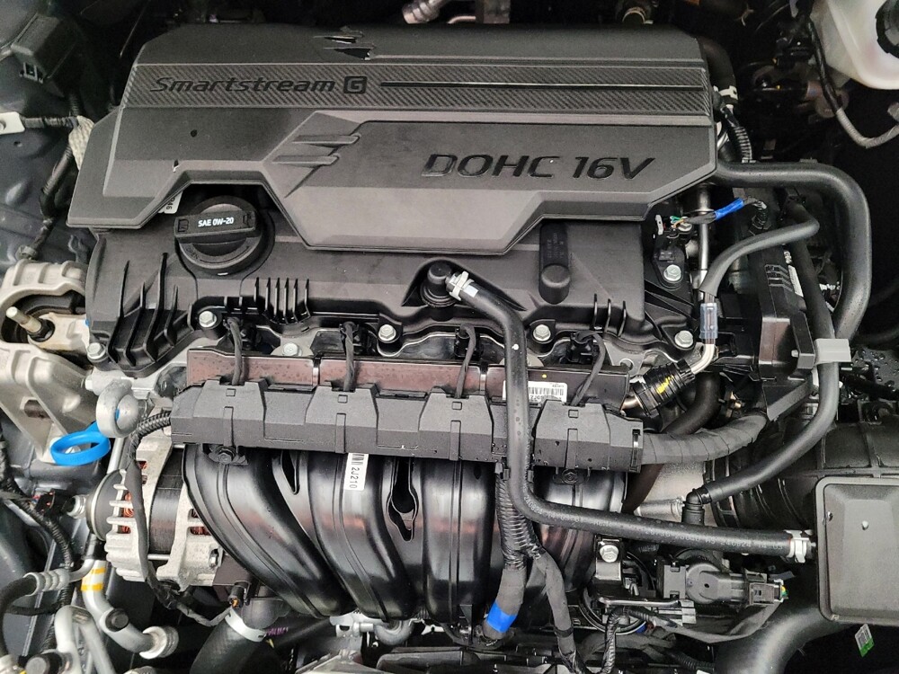 2025 Hyundai Elantra in Downey, CA 90241 - 18135229 30