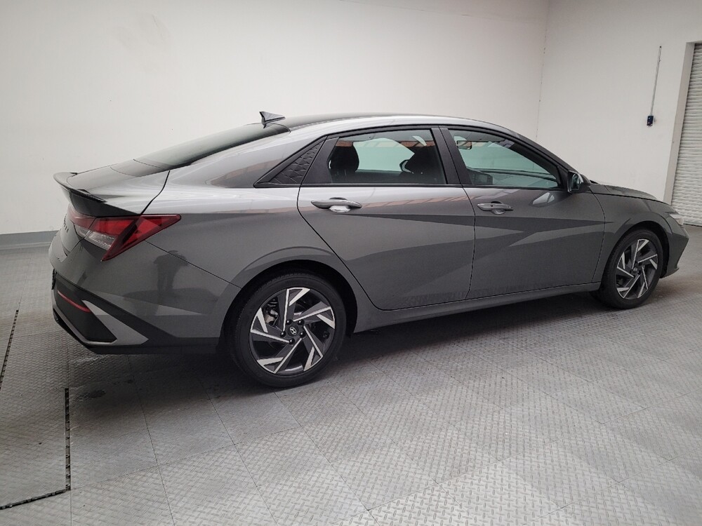 2025 Hyundai Elantra in Downey, CA 90241 - 18135229 10