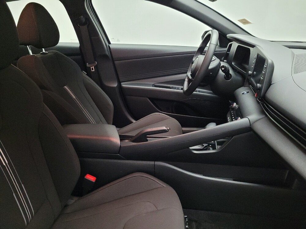 2025 Hyundai Elantra in Downey, CA 90241 - 18135229 21