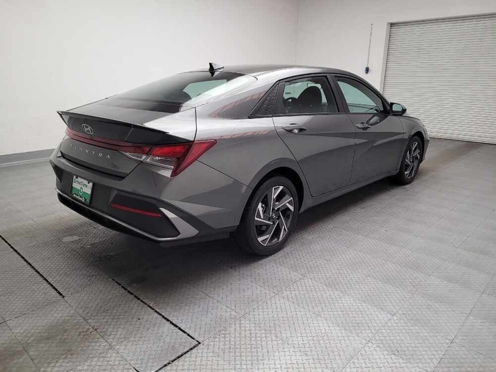 2025 Hyundai Elantra in Downey, CA 90241 - 18135229 9