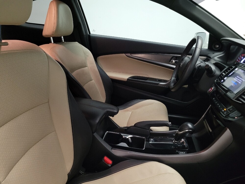 2017 Honda Accord in Downey, CA 90241 - 18135230 21