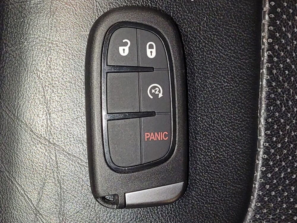 2019 Jeep Cherokee in Salem, VA 24153 - 18135235 32