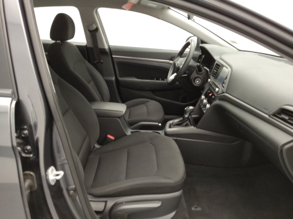 2020 Hyundai Elantra in Topeka, KS 66611 - 18135237 21