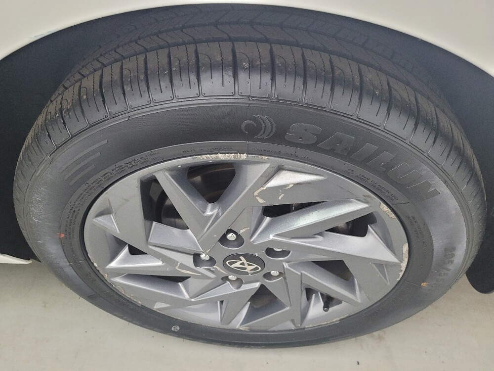 2024 Hyundai Elantra in Cincinnati, OH 45255 - 18135246 31