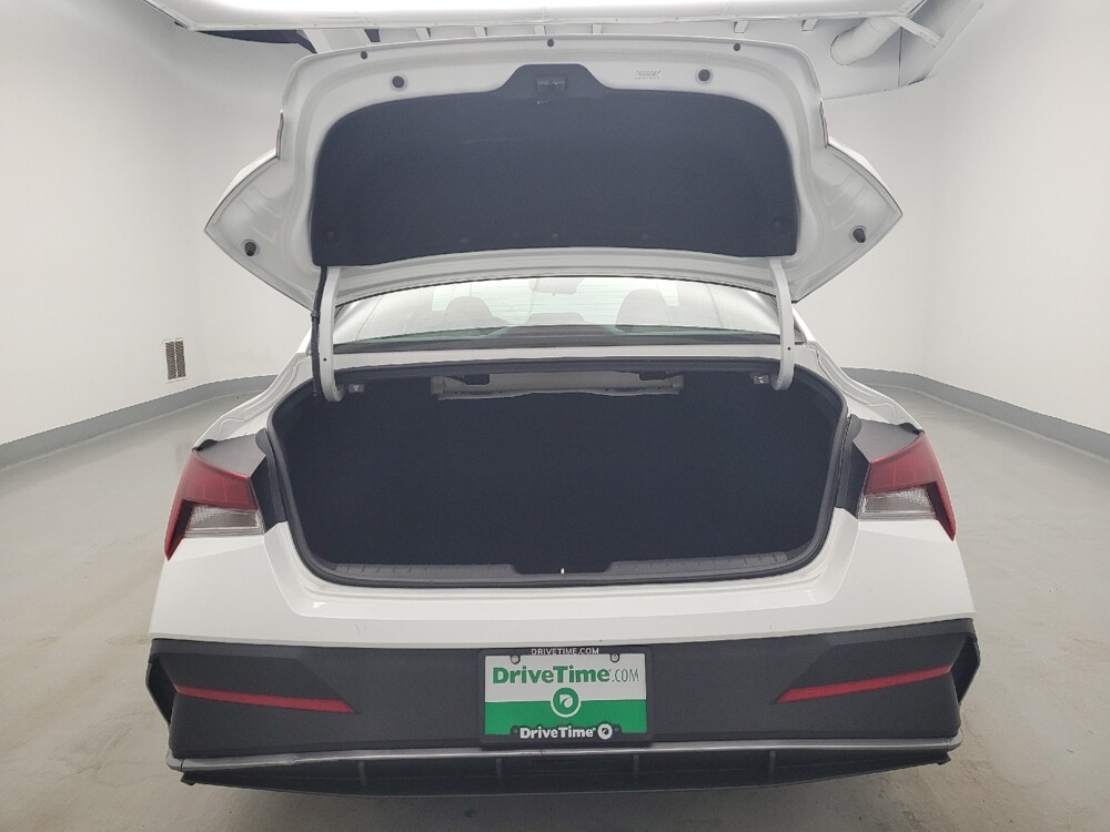 2024 Hyundai Elantra in Cincinnati, OH 45255 - 18135246 29