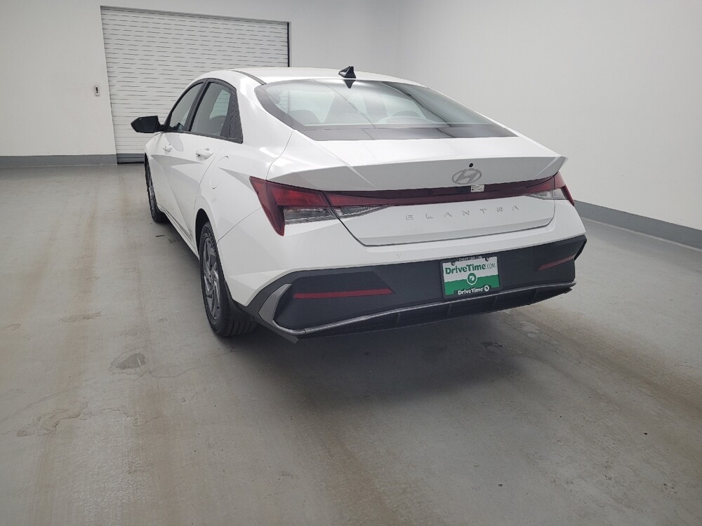 2024 Hyundai Elantra in Cincinnati, OH 45255 - 18135246 6