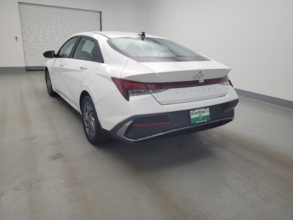 2024 Hyundai Elantra in Cincinnati, OH 45255 - 18135246 5