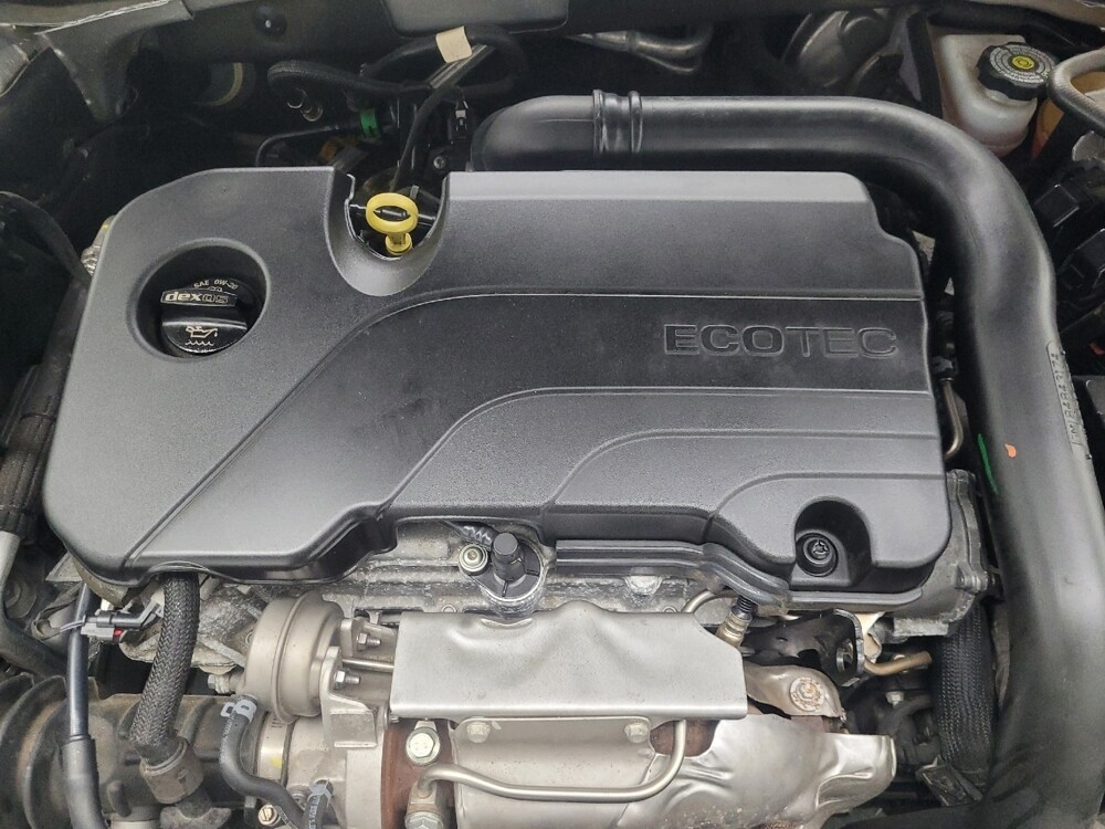 2022 Chevrolet Malibu in Indianapolis, IN 46219 - 18135249 30