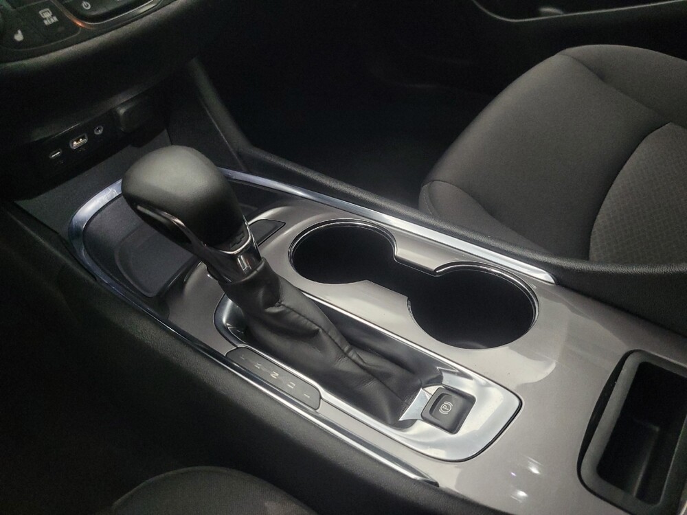 2022 Chevrolet Malibu in Indianapolis, IN 46219 - 18135249 26