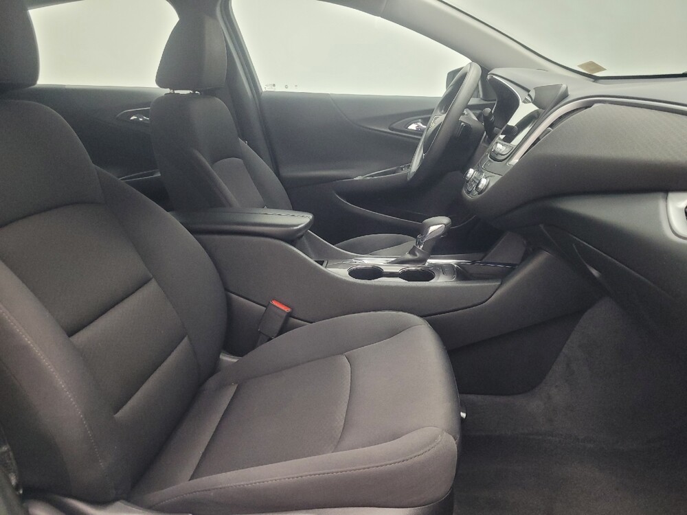 2022 Chevrolet Malibu in Indianapolis, IN 46219 - 18135249 21