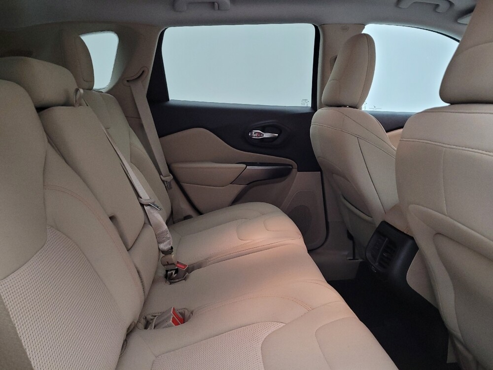 2020 Jeep Cherokee in Toledo, OH 43617 - 18135261 19