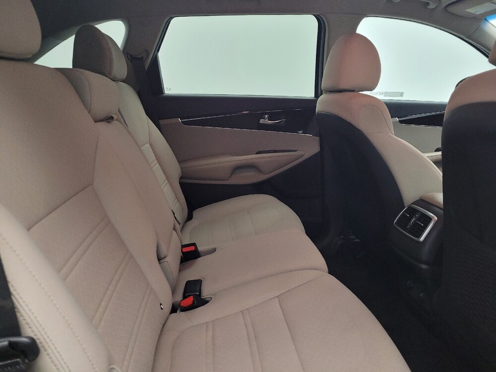 2019 Kia Sorento in Columbus, OH 43231 - 18135262 19