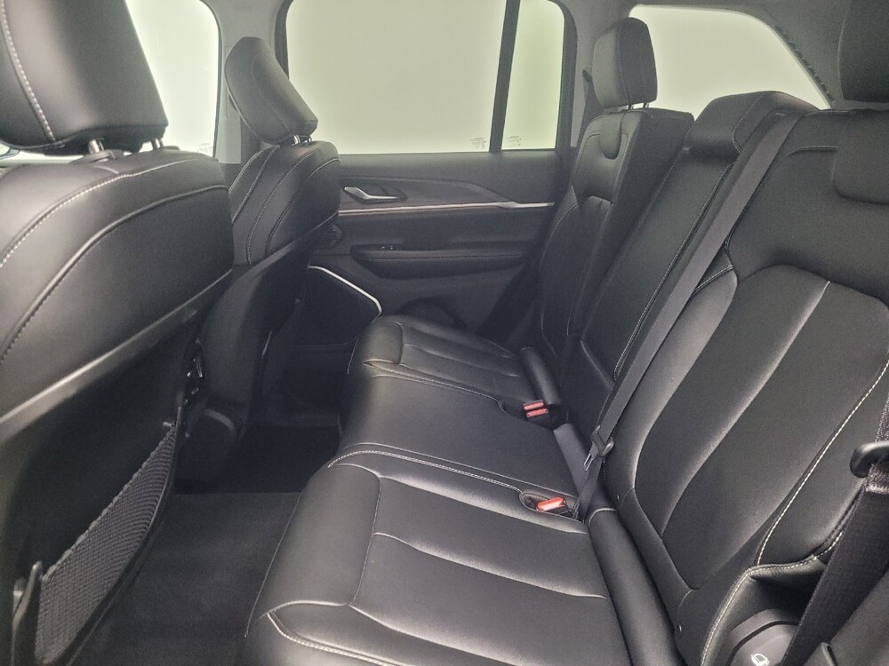 2023 Jeep Grand Cherokee in Indianapolis, IN 46222 - 18135264 18