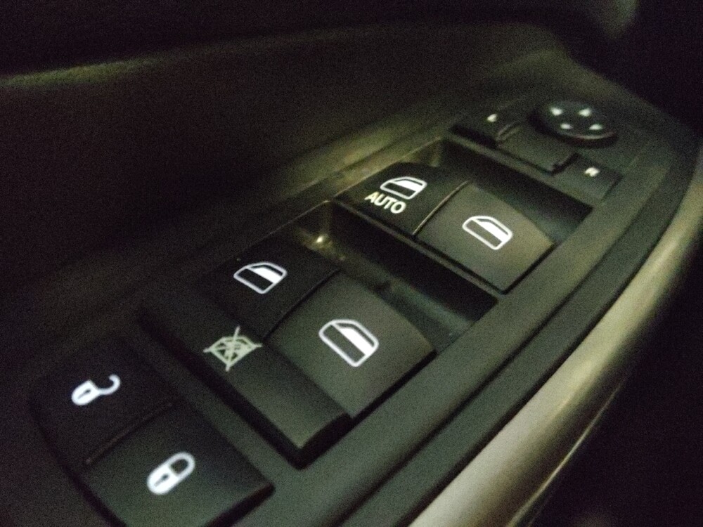 2019 Jeep Cherokee in Glendale, AZ 85301 - 18135283 27