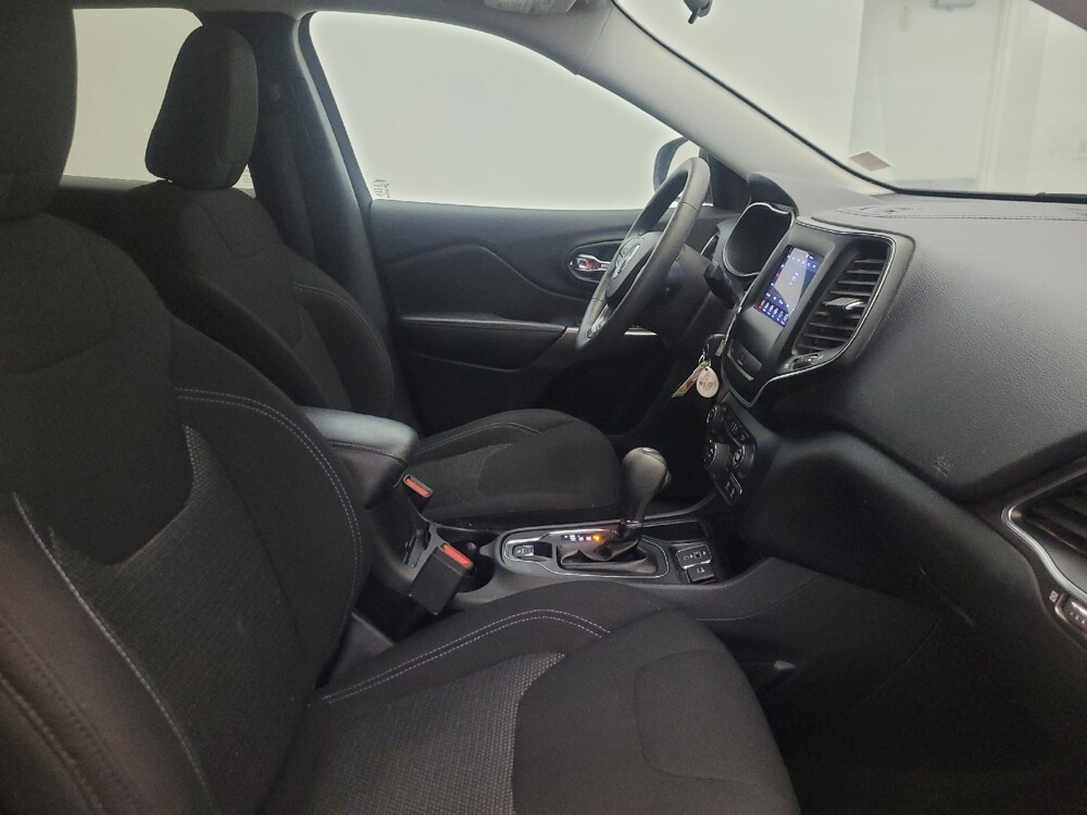 2019 Jeep Cherokee in Glendale, AZ 85301 - 18135283 21