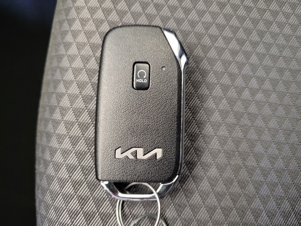 2025 Kia Soul in Columbus, OH 43228 - 18135292 32