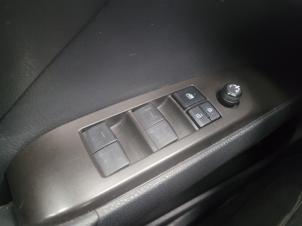 2021 Toyota Camry in Mishawaka, IN 46545 - 18135294 27