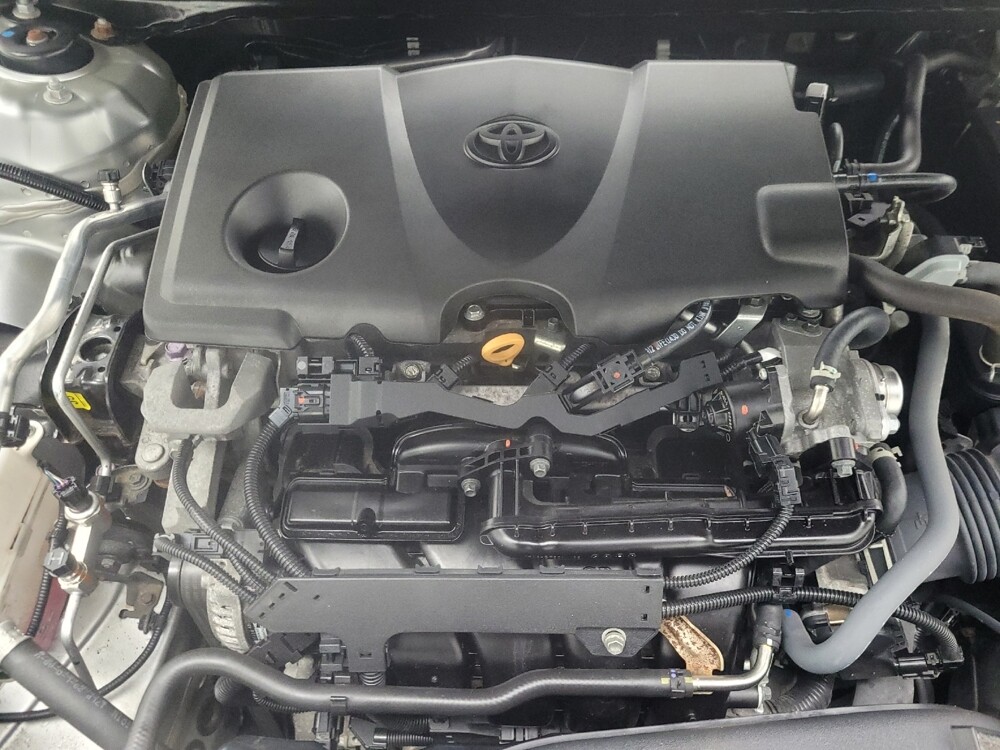 2021 Toyota Camry in Mishawaka, IN 46545 - 18135294 30