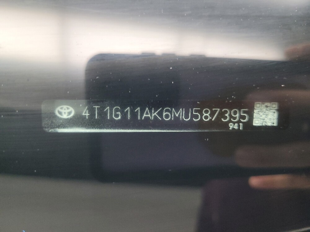 2021 Toyota Camry in Mishawaka, IN 46545 - 18135294 33