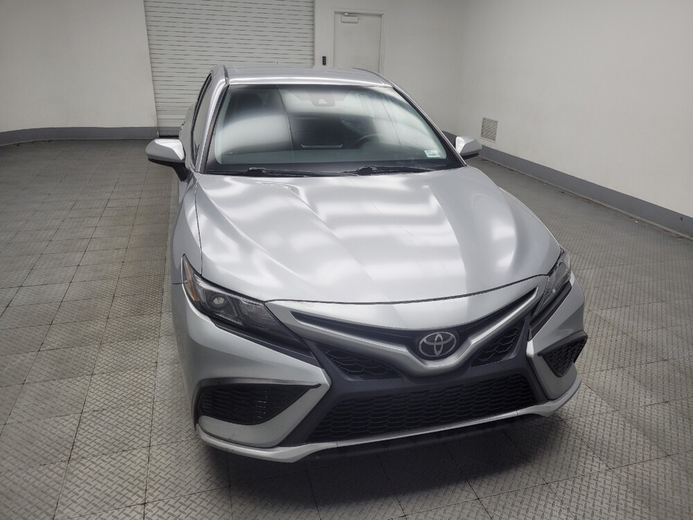 2021 Toyota Camry in Mishawaka, IN 46545 - 18135294 14