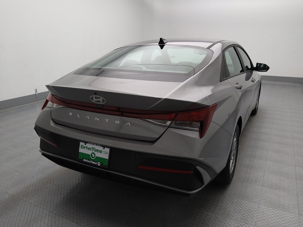 2024 Hyundai Elantra in Wichita, KS 67207 - 18135300 7